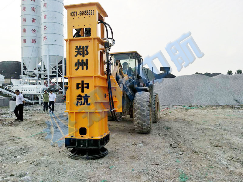 鏟車改裝液壓夯實機
