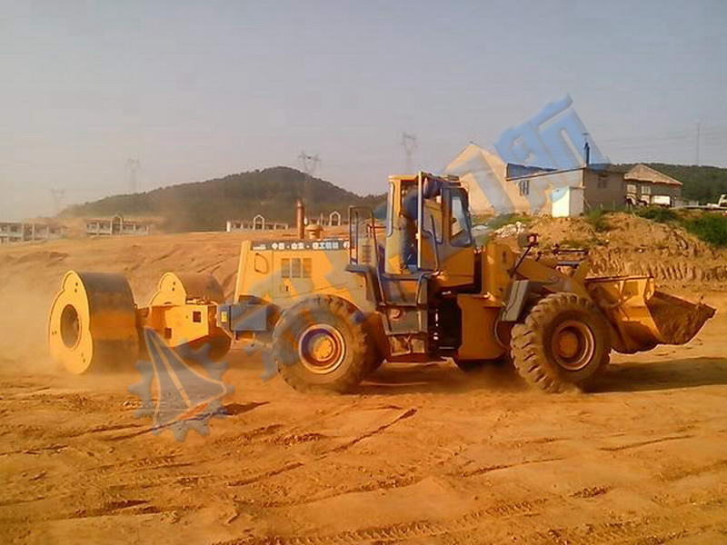 沖擊式壓路機報價