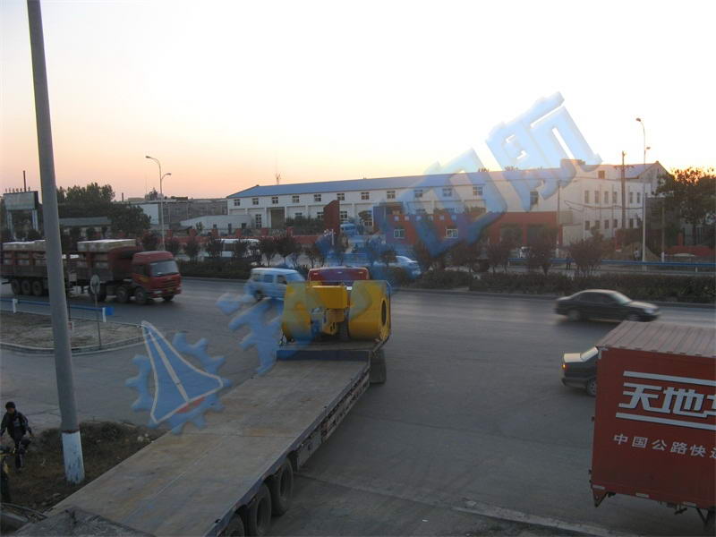 沖擊壓路機型號