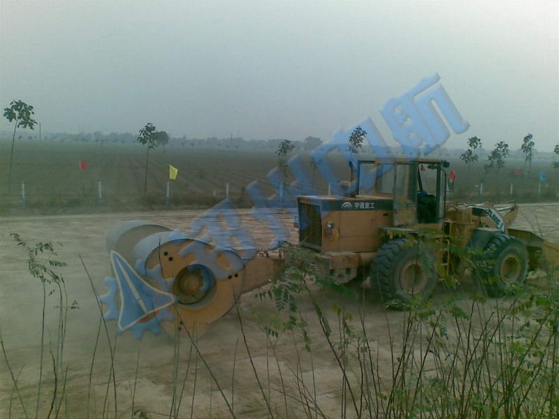 河北秦皇島沖擊碾壓施工視頻